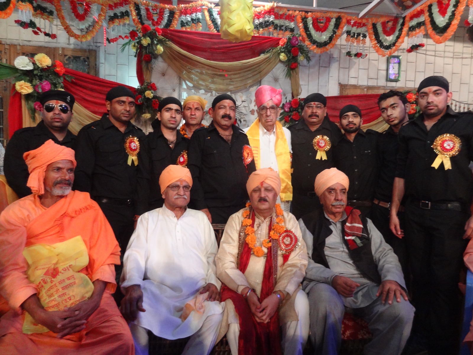 Mahamandaleshwar Sant Shri Subhash Bapu Ji Maharaj and Guru Maa Mithlesh Ji