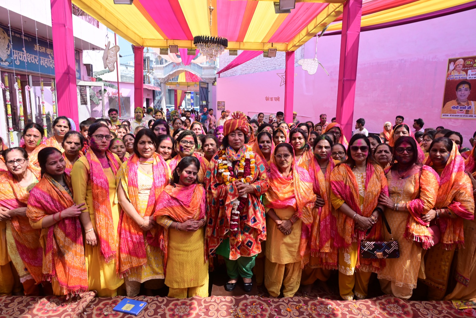 Mahamandaleshwar Sant Shri Subhash Bapu Ji Maharaj and Guru Maa Mithlesh Ji
