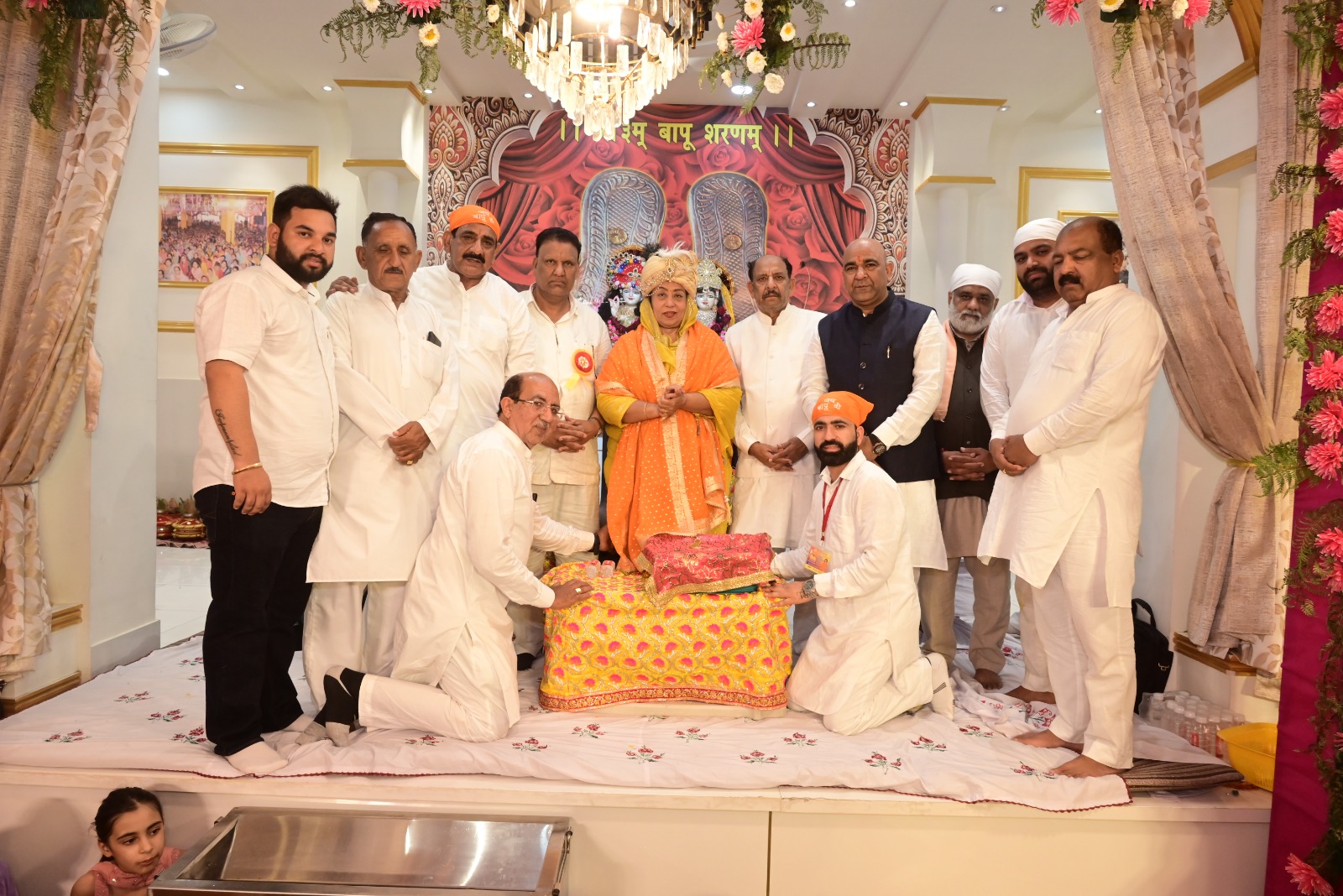 Mahamandaleshwar Sant Shri Subhash Bapu Ji Maharaj and Guru Maa Mithlesh Ji