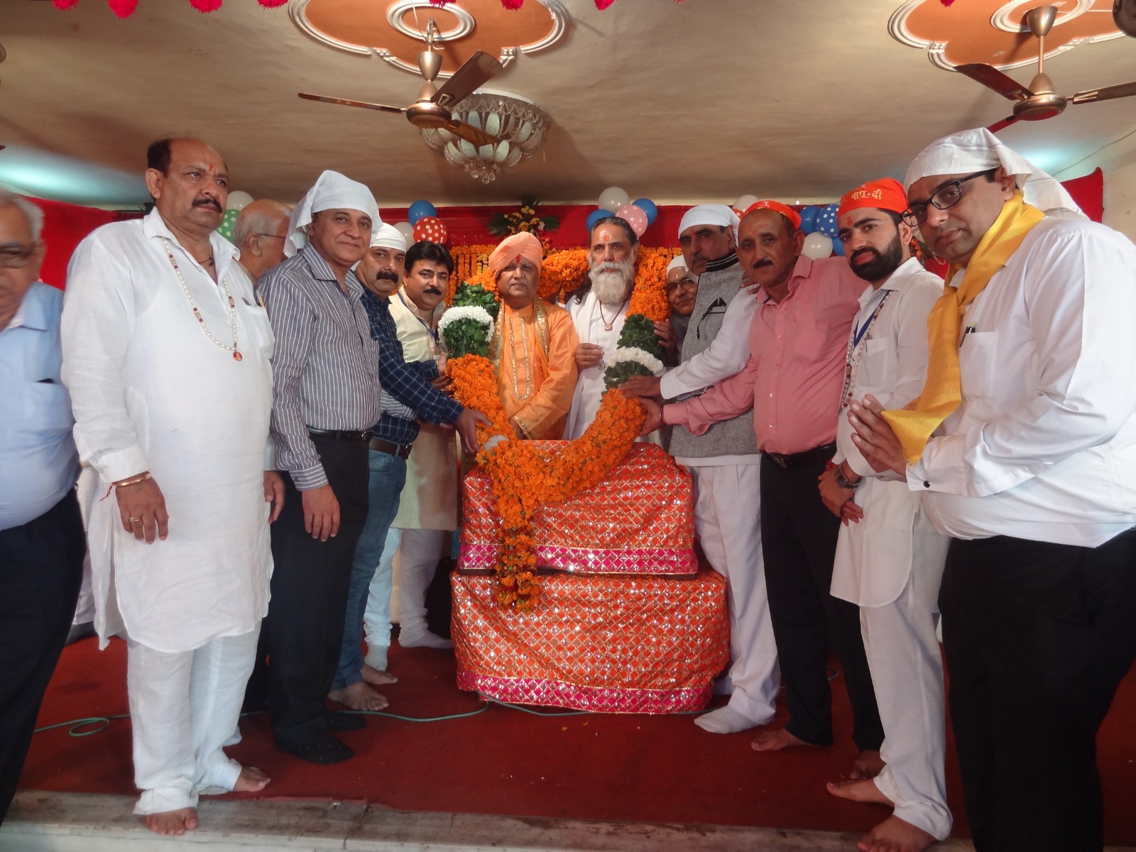 Mahamandaleshwar Sant Shri Subhash Bapu Ji Maharaj and Guru Maa Mithlesh Ji