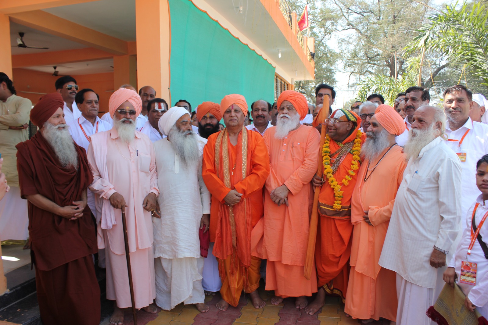 Mahamandaleshwar Sant Shri Subhash Bapu Ji Maharaj and Guru Maa Mithlesh Ji