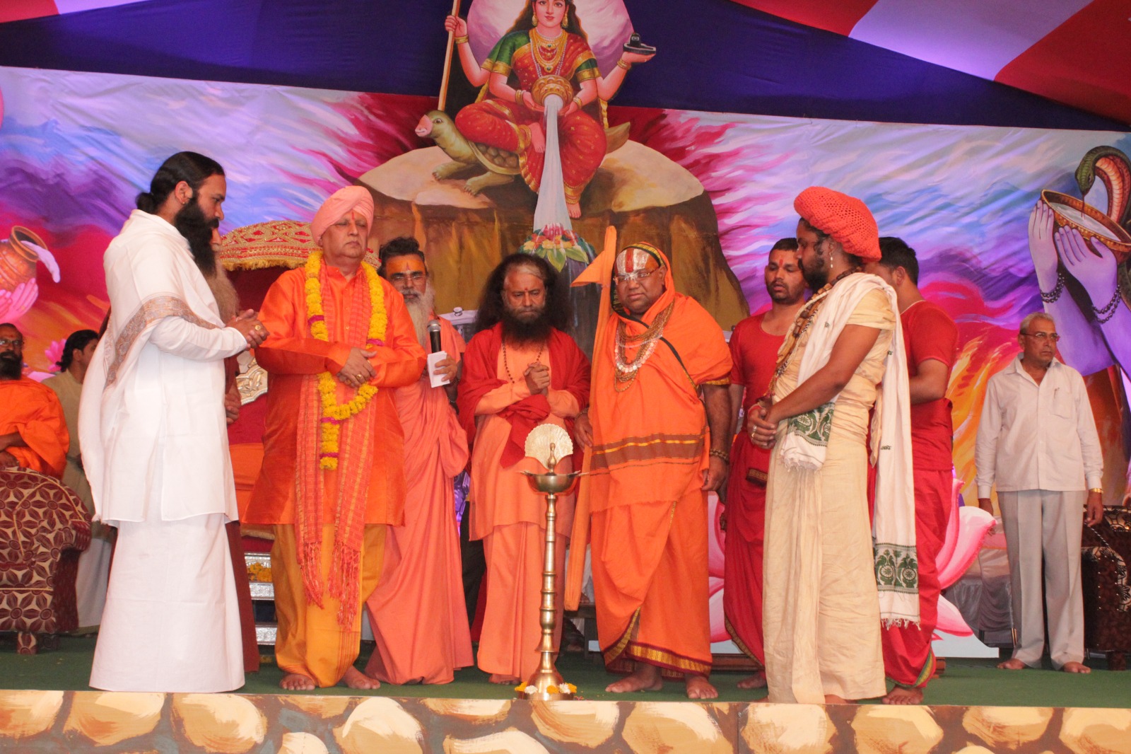 Mahamandaleshwar Sant Shri Subhash Bapu Ji Maharaj and Guru Maa Mithlesh Ji
