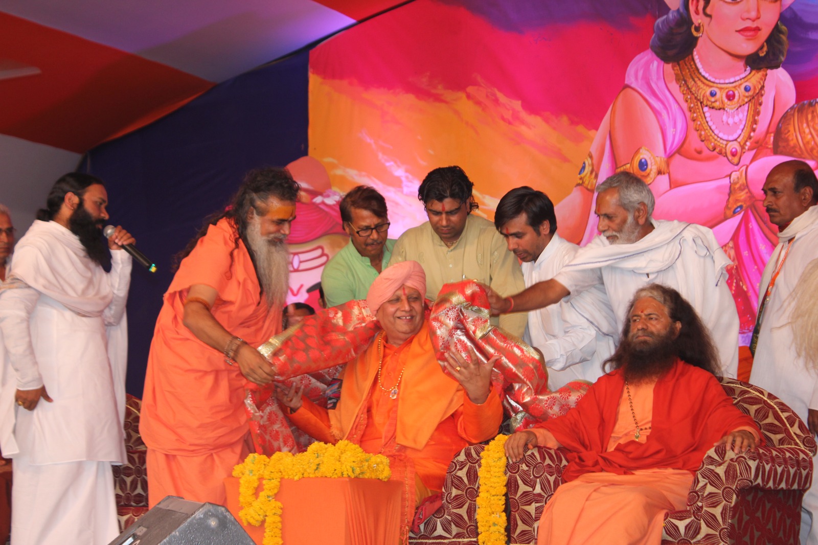 Mahamandaleshwar Sant Shri Subhash Bapu Ji Maharaj and Guru Maa Mithlesh Ji