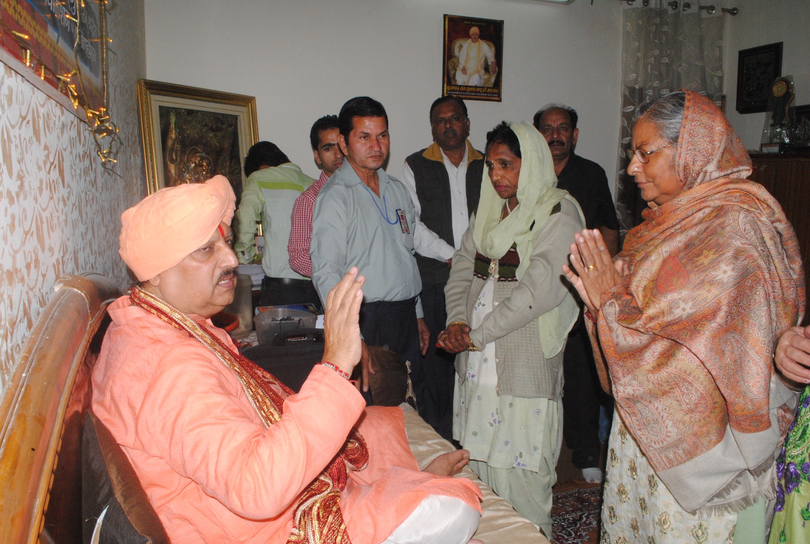 Mahamandaleshwar Sant Shri Subhash Bapu Ji Maharaj and Guru Maa Mithlesh Ji